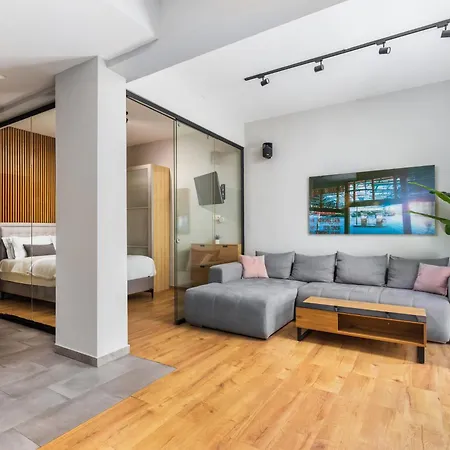 Apartament Glass Grey Nest